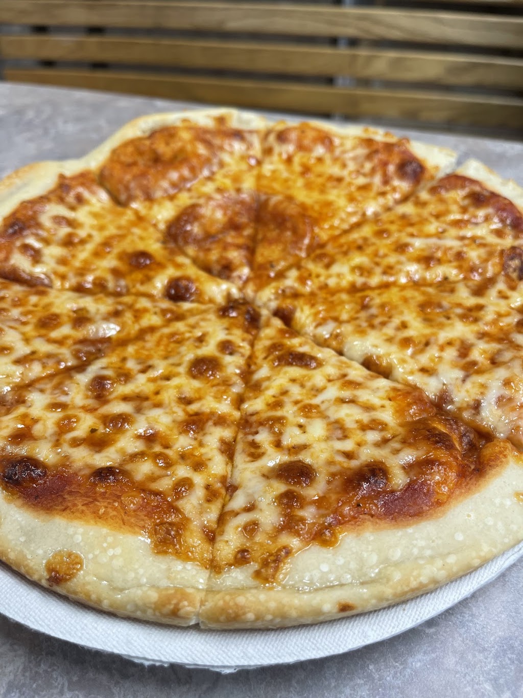 Singas Famous Pizza | 26021 Hillside Ave., Queens, NY 11004, USA | Phone: (718) 347-4300