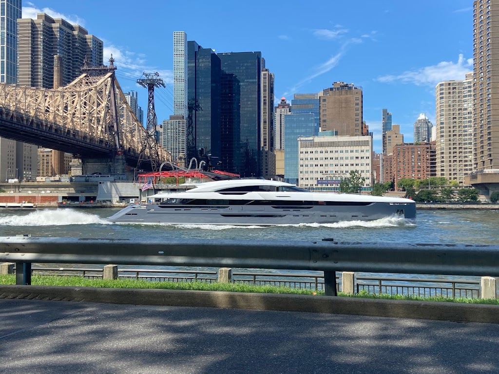 Roosevelt Island Visitor Center Kiosk | New York, NY 10044, USA | Phone: (212) 688-4836