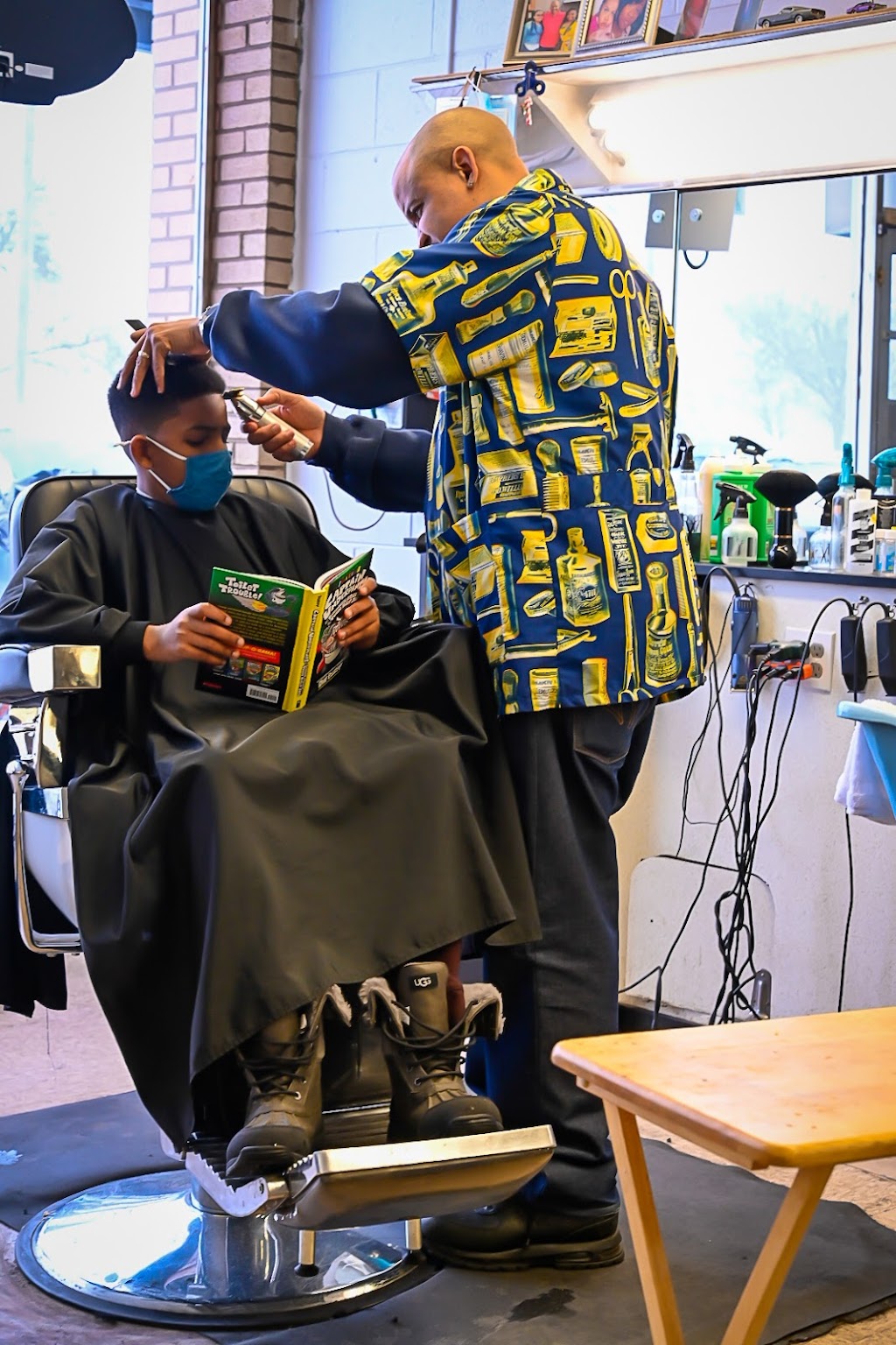 Blackstone Manor Barber Shop | 21637 Eight Mile Rd, Detroit, MI 48219, USA | Phone: (313) 592-8880