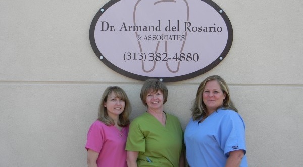 Advanced Dental Center - Lincoln Park | 3611 Fort St, Lincoln Park, MI 48146, USA | Phone: (313) 986-4155