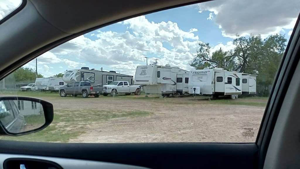 Family RV Park | 102 N Hodges St, Encinal, TX 78019, USA | Phone: (956) 237-5751