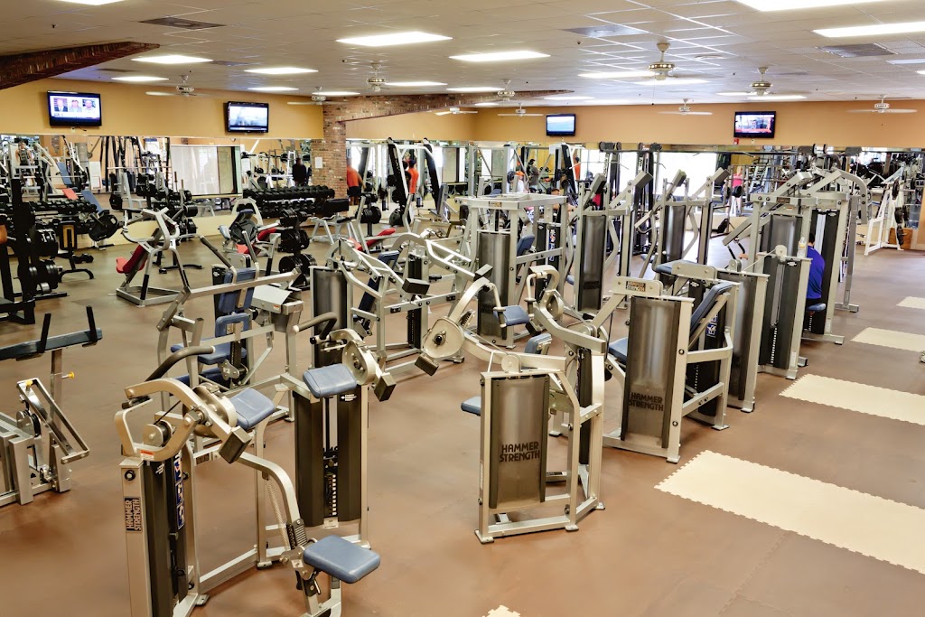 Francos Health Club & Spa | 100 Bon Temps Roule, Mandeville, LA 70471, USA | Phone: (985) 792-0200