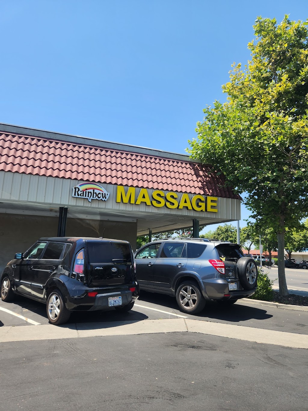 Rainbow Massage | 129 W Main St, Woodland, CA 95695, USA | Phone: (530) 661-3688