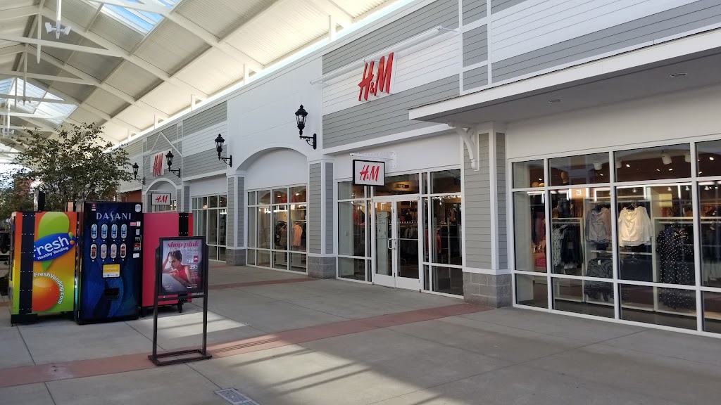 H&M | 2200 Tanger Blvd Suite 360, Washington, PA 15301, USA | Phone: (855) 466-7467