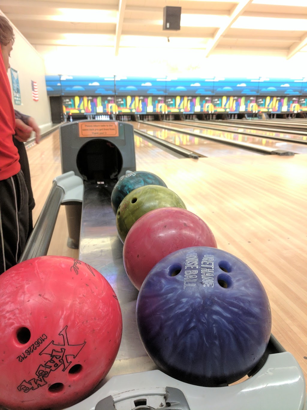 Spin Alley Bowling Center | 1430 NW Richmond Beach Rd, Shoreline, WA 98177, USA | Phone: (206) 533-2345