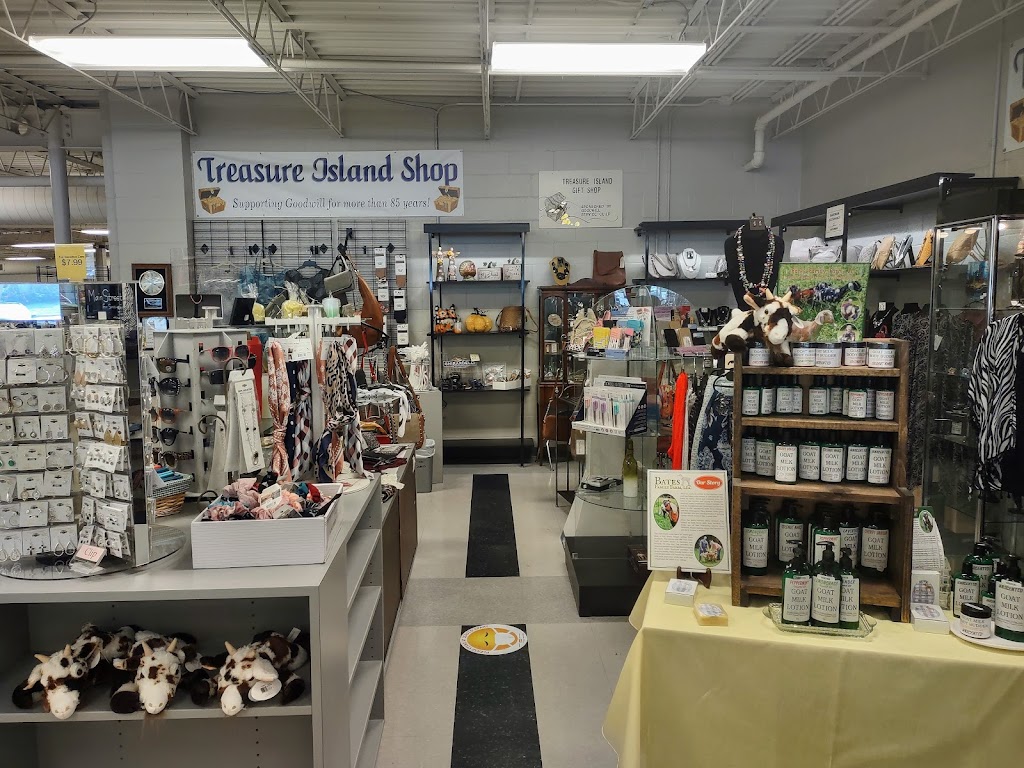 Goodwill Outlet Store | 10596 Springfield Pike, Cincinnati, OH 45215, USA | Phone: (513) 771-0387