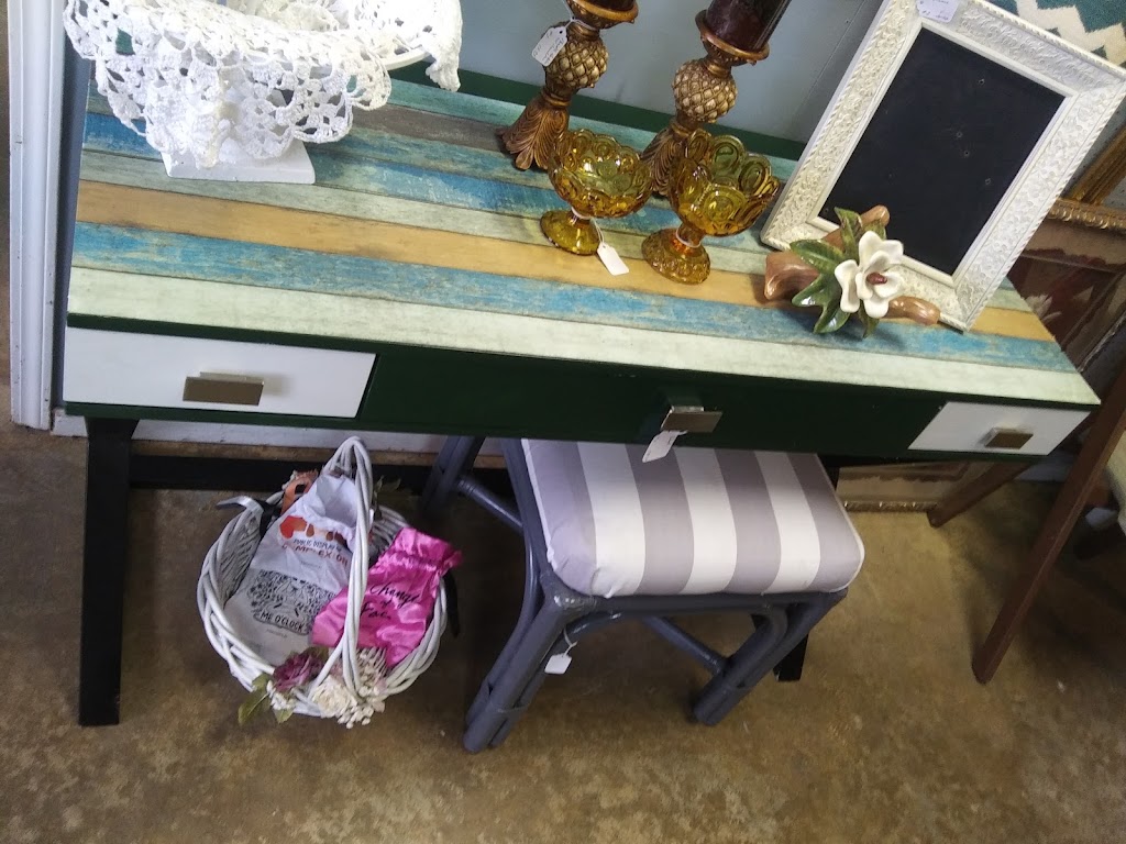 Country Home Antiques & Gifts | 9720 Florida Blvd, Walker, LA 70785, USA | Phone: (225) 665-3857