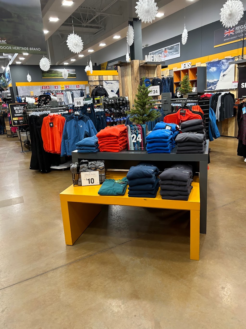 Regatta Great Outdoors | 1931 Fashion Outlets Blvd, Niagara Falls, NY 14304, USA | Phone: (716) 371-4468