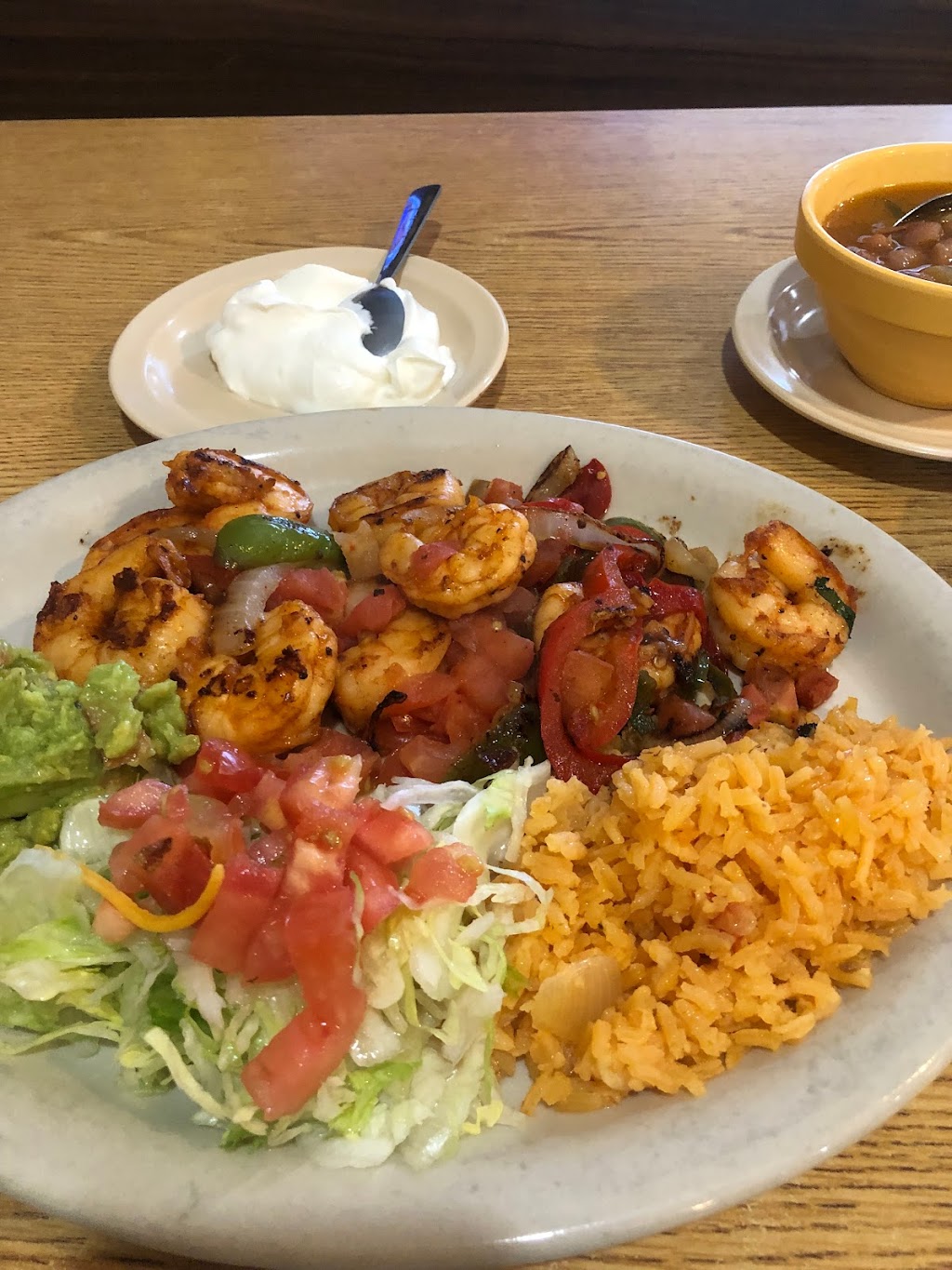 La Tapatia Restaurant | 420 S San Patricio St, Sinton, TX 78387, USA | Phone: (361) 364-1691