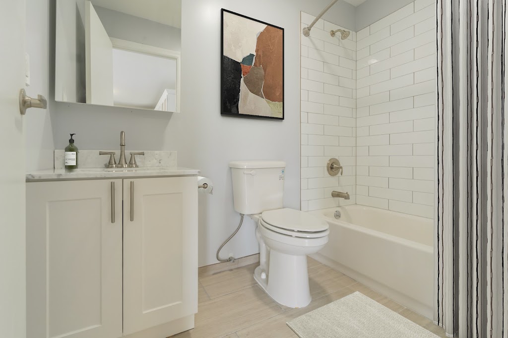 Bunt Commons I | 150 N Broadway, Lindenhurst, NY 11757, USA | Phone: (631) 464-0087