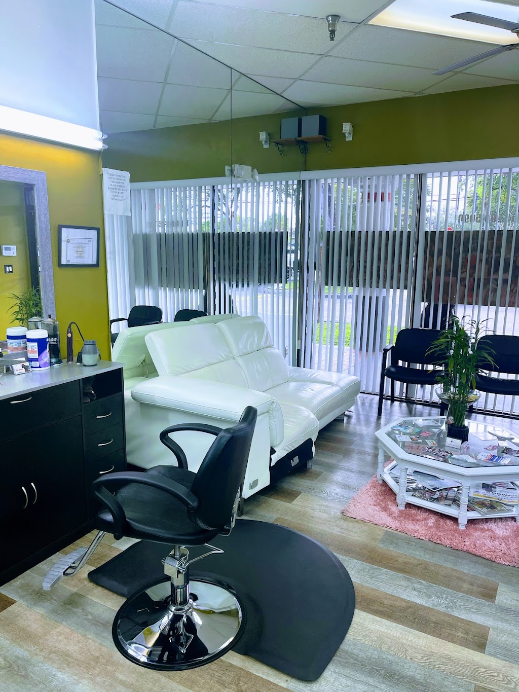 The Basement Hair Salon | 2560 N State Rd 7, Lauderdale Lakes, FL 33313, USA | Phone: (754) 200-5090