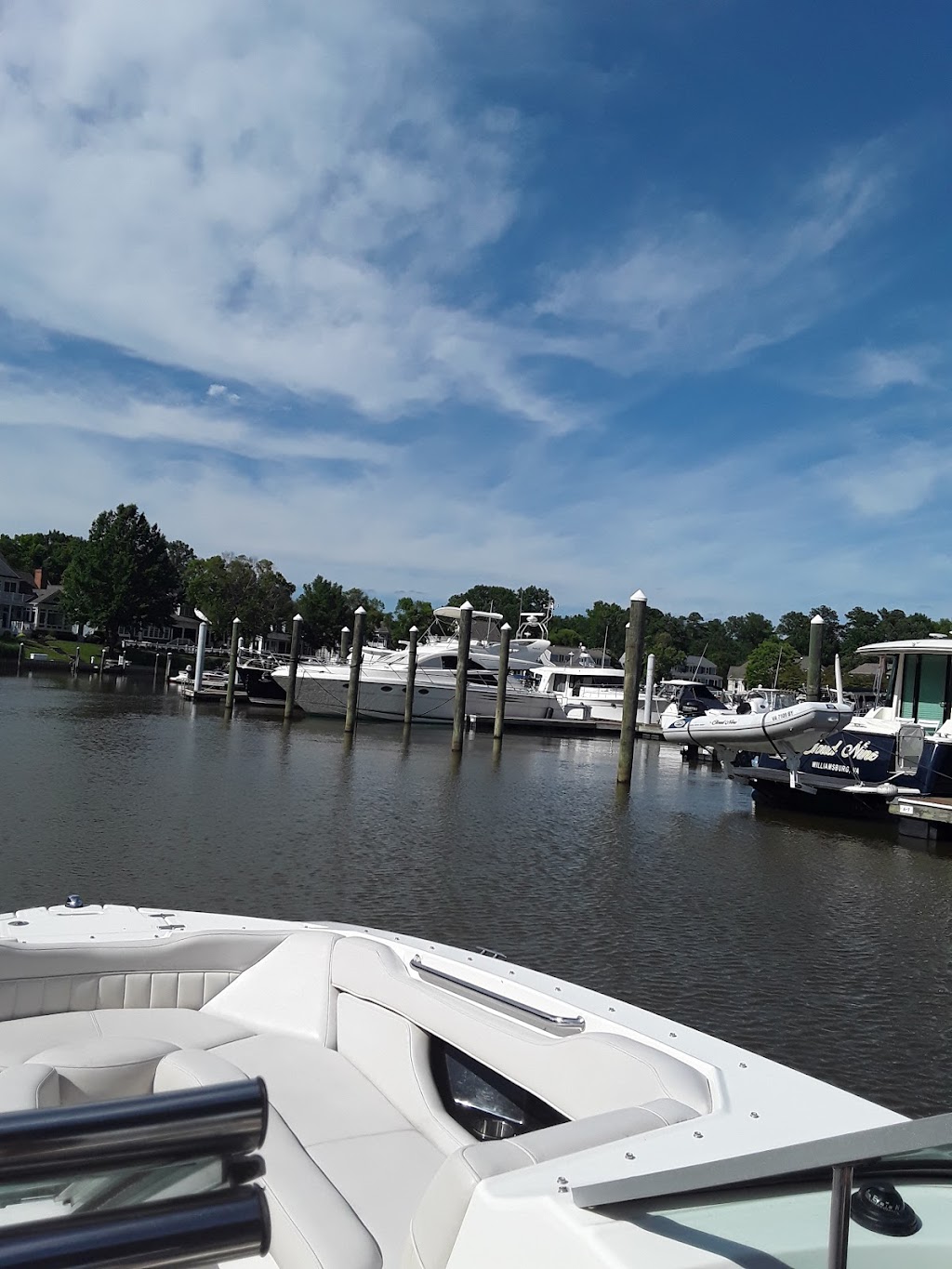 Carefree Boat Club | 1636 Harbor Rd, Williamsburg, VA 23185, USA | Phone: (866) 630-5959