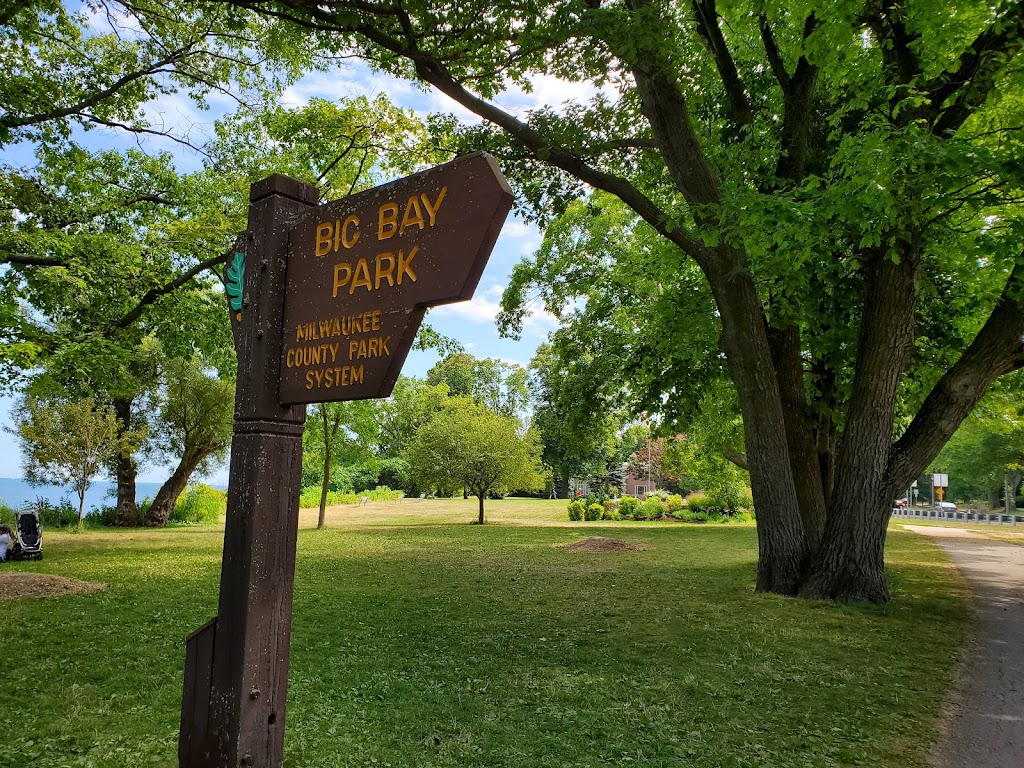 Big Bay Park | 5000 N Lake Dr, Whitefish Bay, WI 53217, USA | Phone: (414) 964-0064