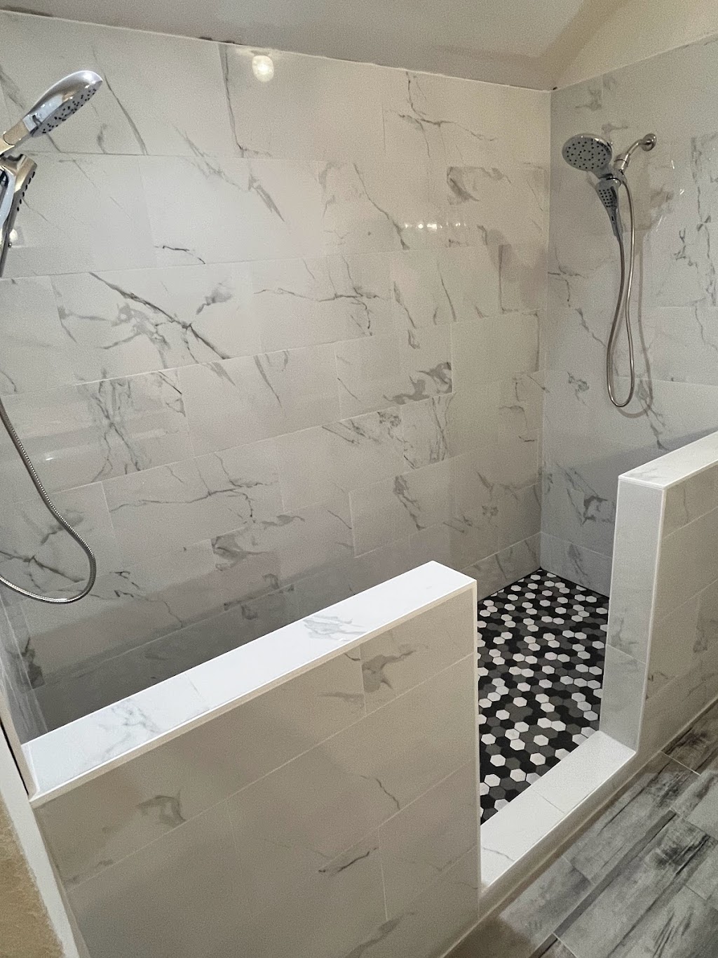 Perezfloors | 108 Lone Oak Cir, Bastrop, TX 78602, USA | Phone: (512) 350-0764