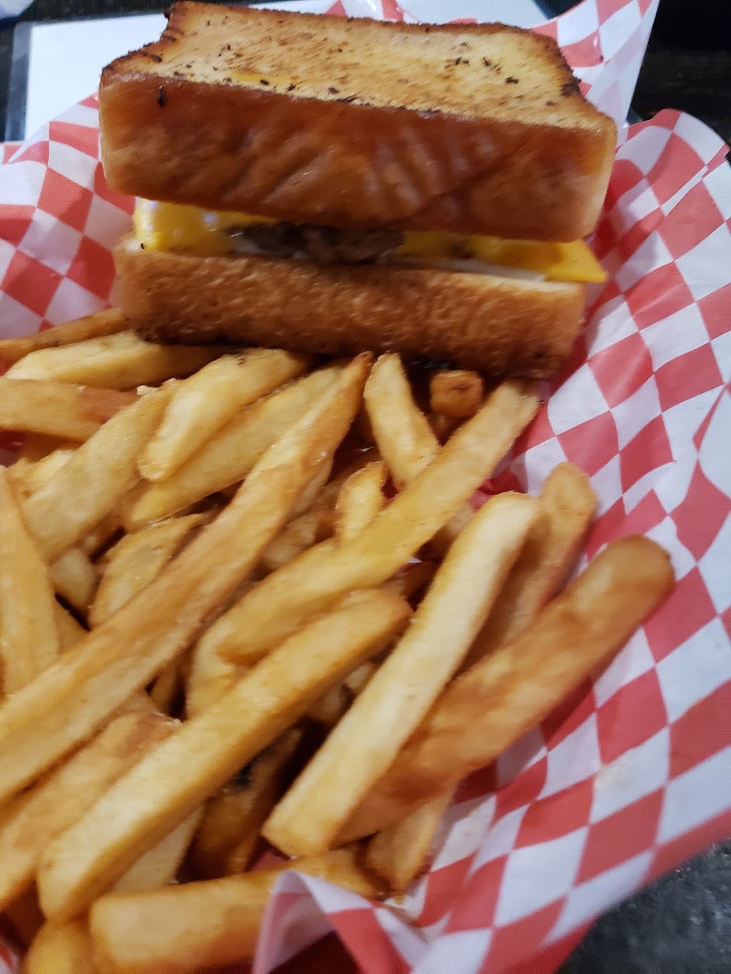 Mueths Tavern | 2 S Main St, Smithton, IL 62285, USA | Phone: (618) 277-8309