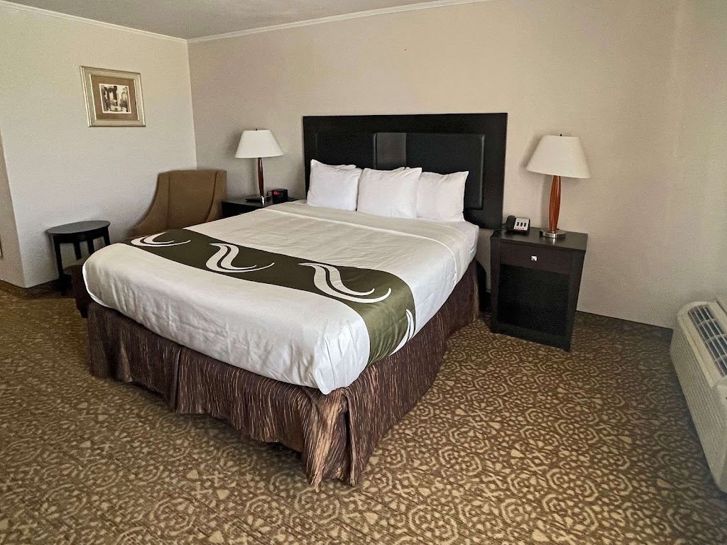 Quality Inn Fort Worth - Downtown East | 2000 Beach St, Fort Worth, TX 76103, USA | Phone: (817) 531-8000