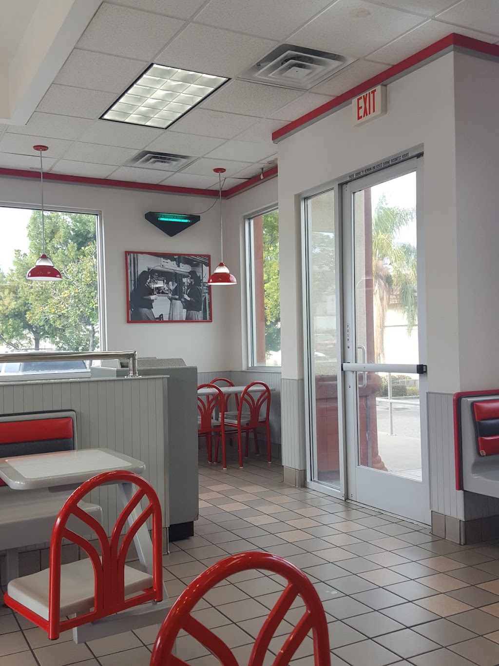 Original Tommys World Famous Hamburgers | 2280 Compton Ave, Corona, CA 92881, USA | Phone: (951) 272-9381