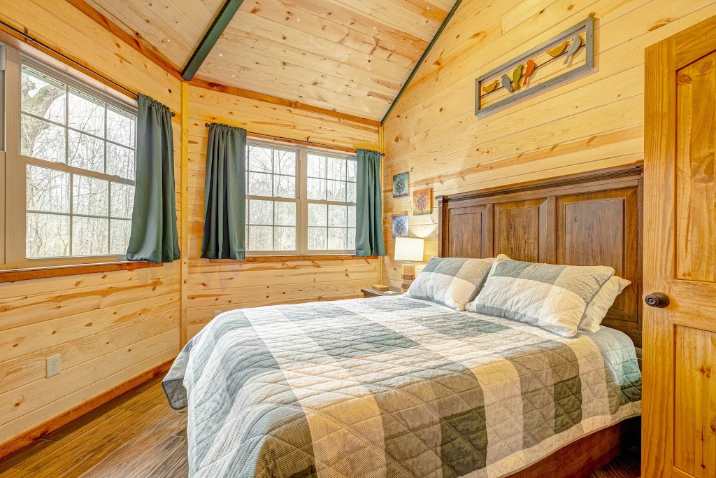 Greenbrier Beechhouse Luxury Treehouse | 6434 Morton Rd, Greenbrier, TN 37073, USA | Phone: (585) 278-6003