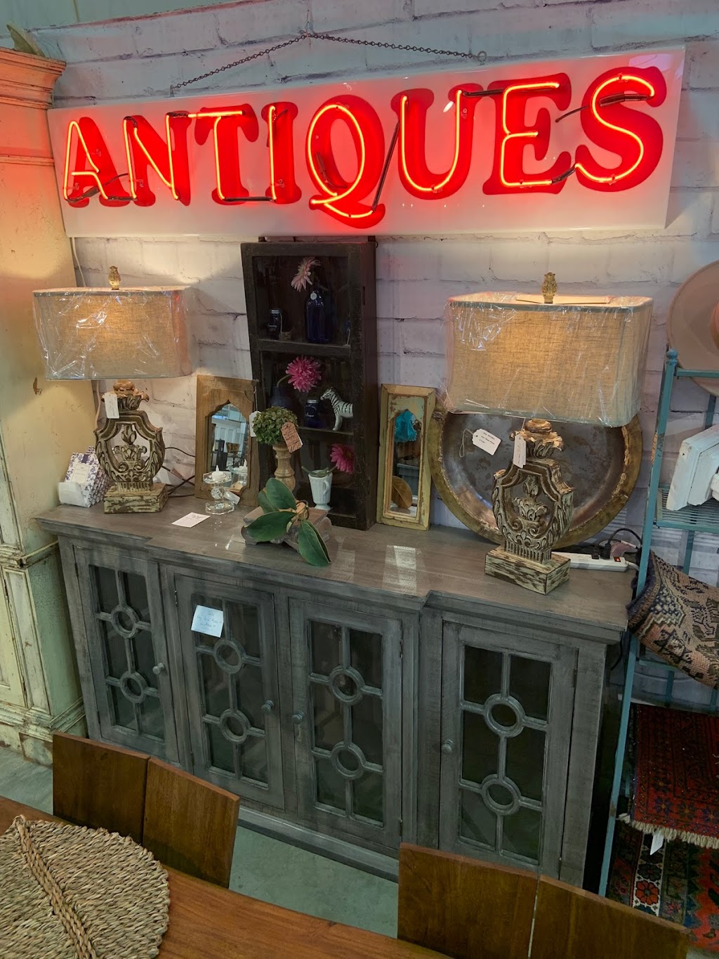 Lakewood 400 Antiques Market | 1321 Atlanta Hwy, Cumming, GA 30040, USA | Phone: (770) 889-3400