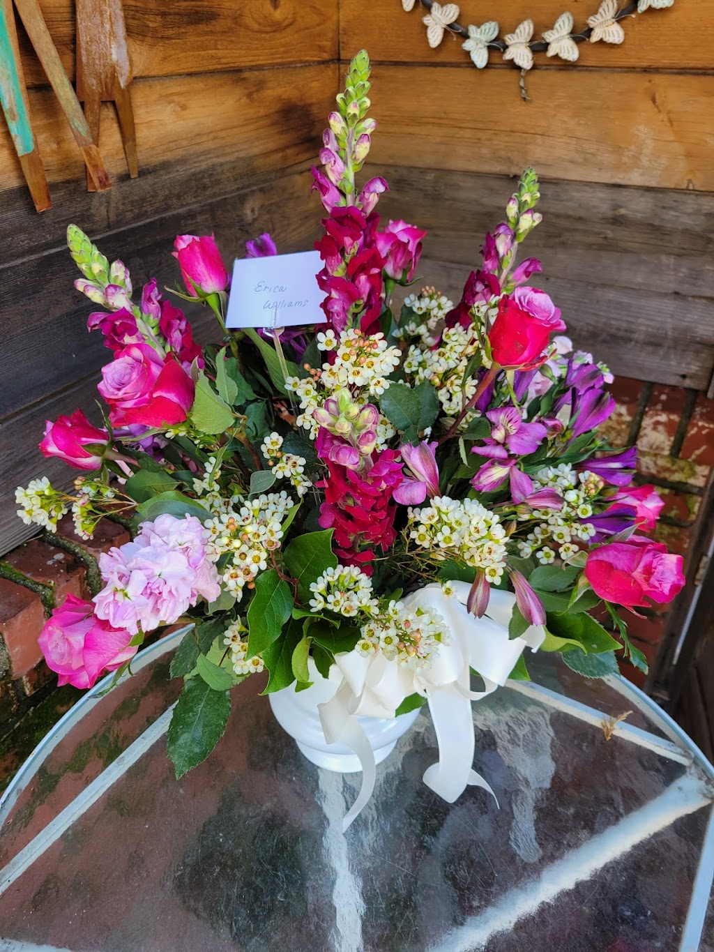 Everlast Floral Arrangements | 13382 Astoria St, Sylmar, CA 91342 | Phone: (747) 724-1122