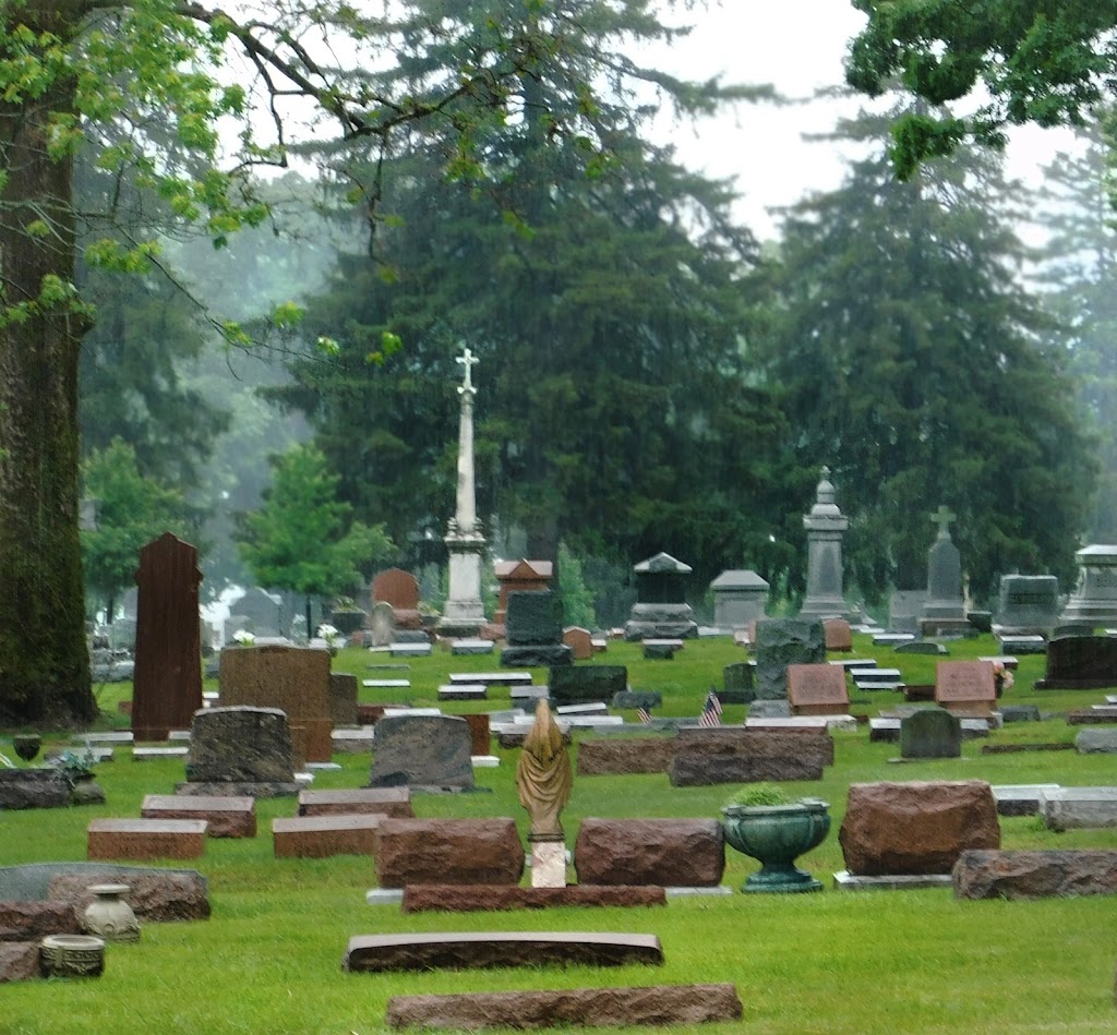 Catholic Cemetery | 3500 Lake Ave, Fort Wayne, IN 46805, USA | Phone: (260) 426-2044