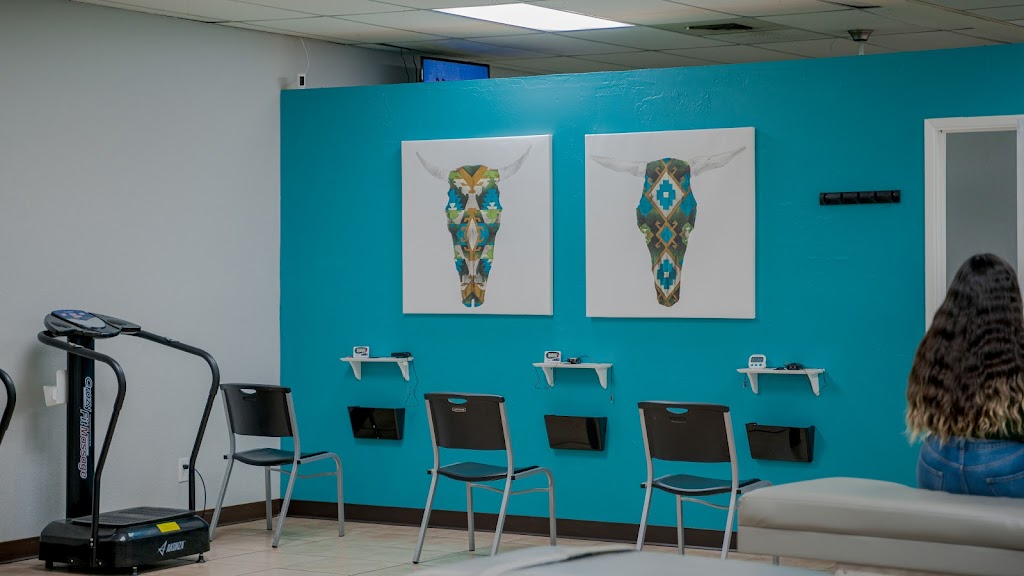 Clinica Real Chiropractic | 2929 N 75th Ave #15, Phoenix, AZ 85033, USA | Phone: (623) 218-9595