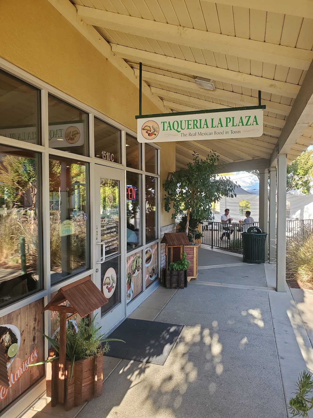 Taqueria La Plaza | 1510 Palos Verdes Mall, Walnut Creek, CA 94597, USA | Phone: (925) 476-5330