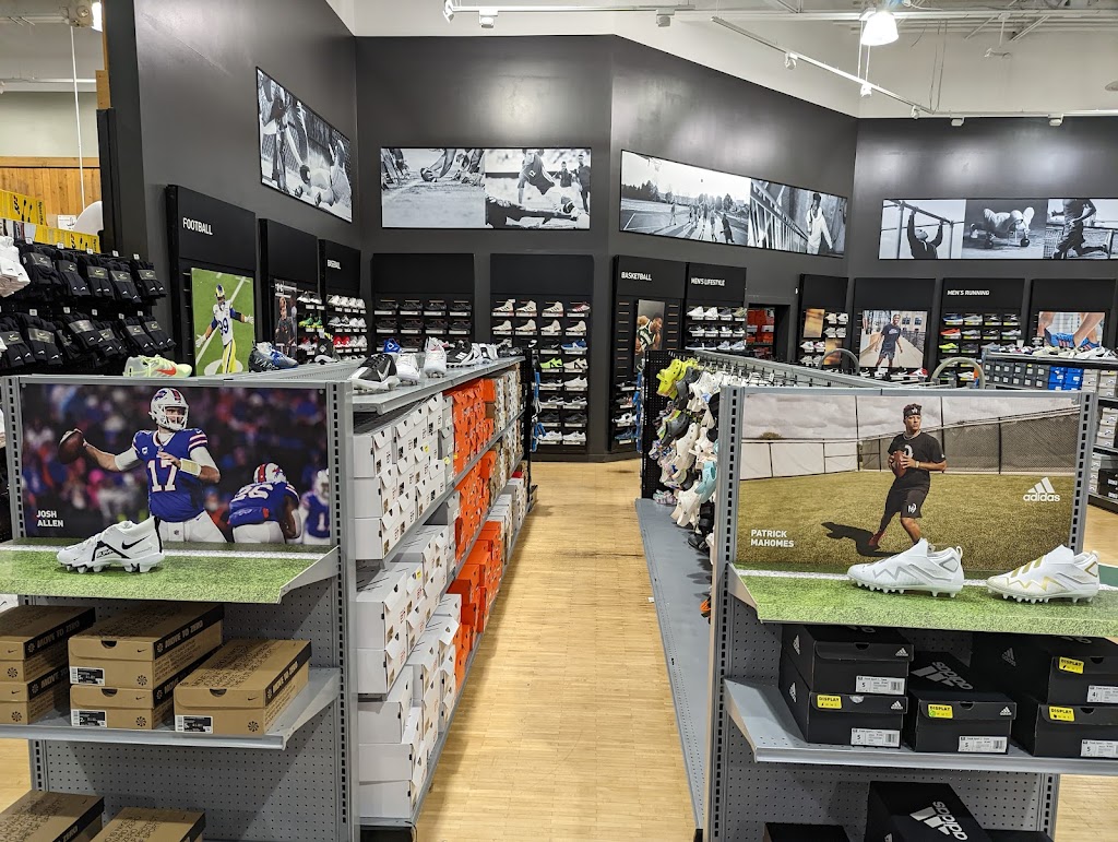 DICKS Sporting Goods | 13080 Worth Ave, Woodbridge, VA 22192, USA | Phone: (703) 491-9432