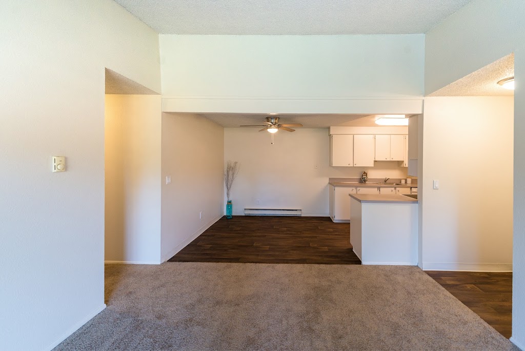 Audubon Square Apartments | 7580 SW Scholls Ferry Rd, Beaverton, OR 97008, USA | Phone: (503) 646-1701