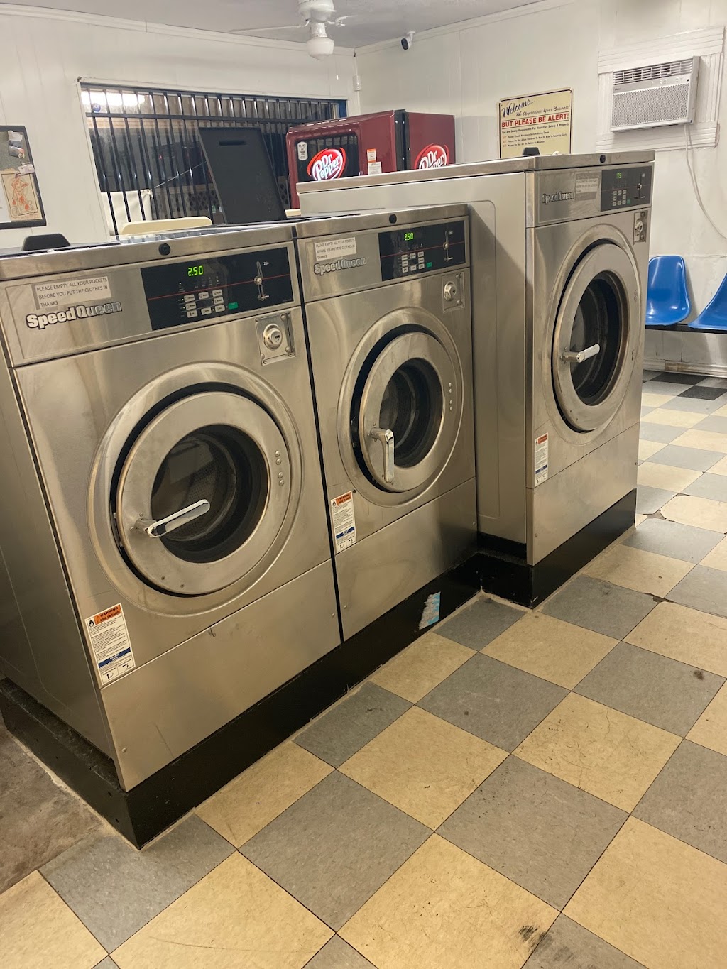 Jet Wash Coin Laundry | 800 N Las Vegas Trail, White Settlement, TX 76108, USA | Phone: (713) 851-5862