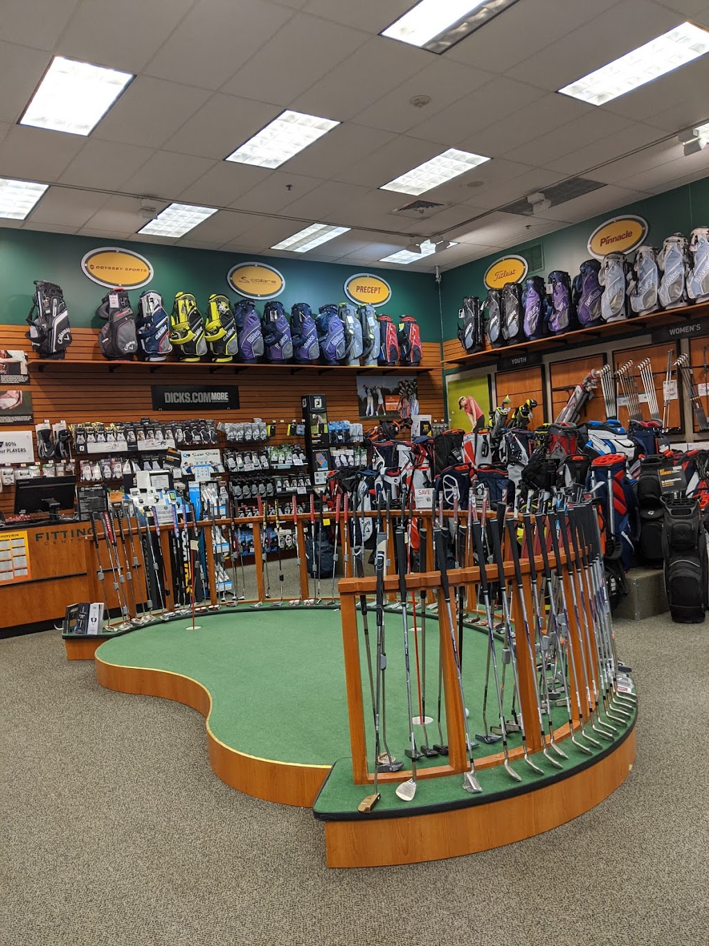 DICKS Sporting Goods | 17071 Southpark Center, Strongsville, OH 44136, USA | Phone: (440) 268-9153