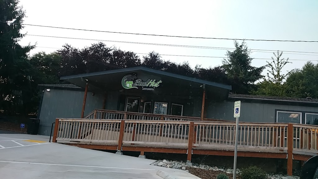 Bud Hut Snohomish | 8529 52nd St SE, Snohomish, WA 98290, USA | Phone: (425) 263-9972