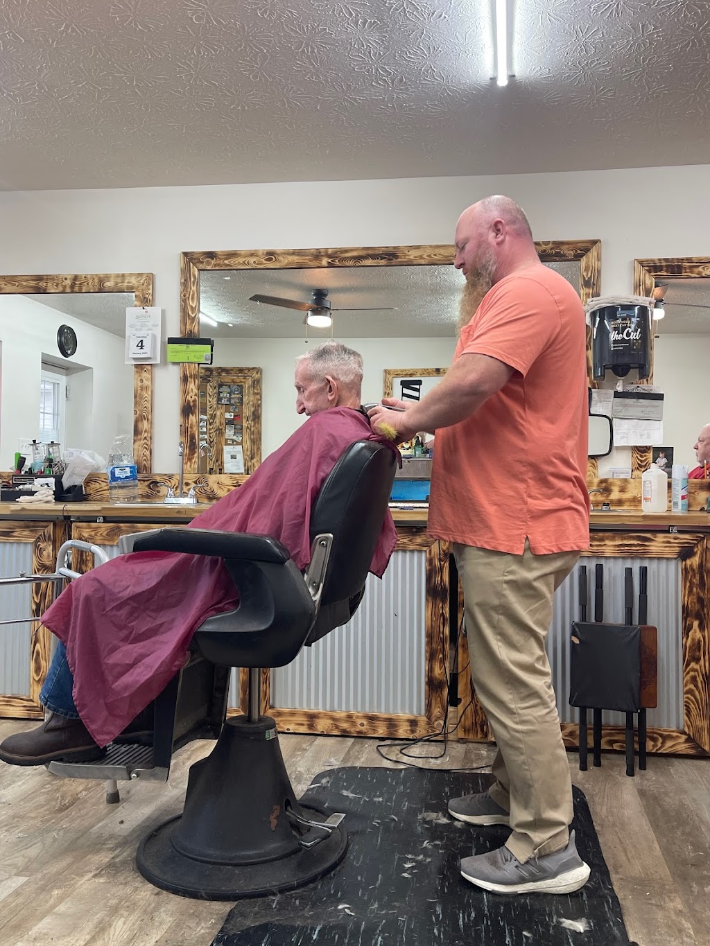 Daves Barber Shop | 33 Broadway St, Dry Ridge, KY 41035, USA | Phone: (859) 250-1016