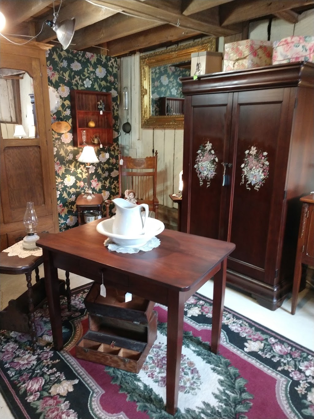 Jameson Homestead Antiques | 36675 Detroit Rd, Avon, OH 44011, USA | Phone: (440) 934-6977