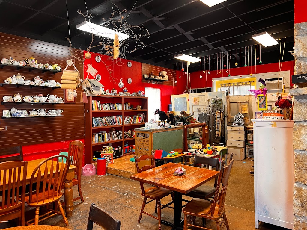 Storiebook Cafe | 502 NE Barnard St, Glen Rose, TX 76043, USA | Phone: (254) 897-2665