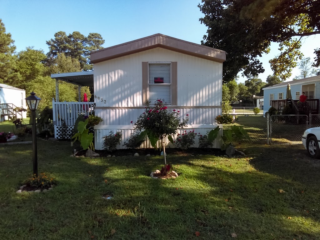 Beacons Bay Mobile Home Park | 3085 Ambrose Rd, Hayes, VA 23072, USA | Phone: (757) 875-2392