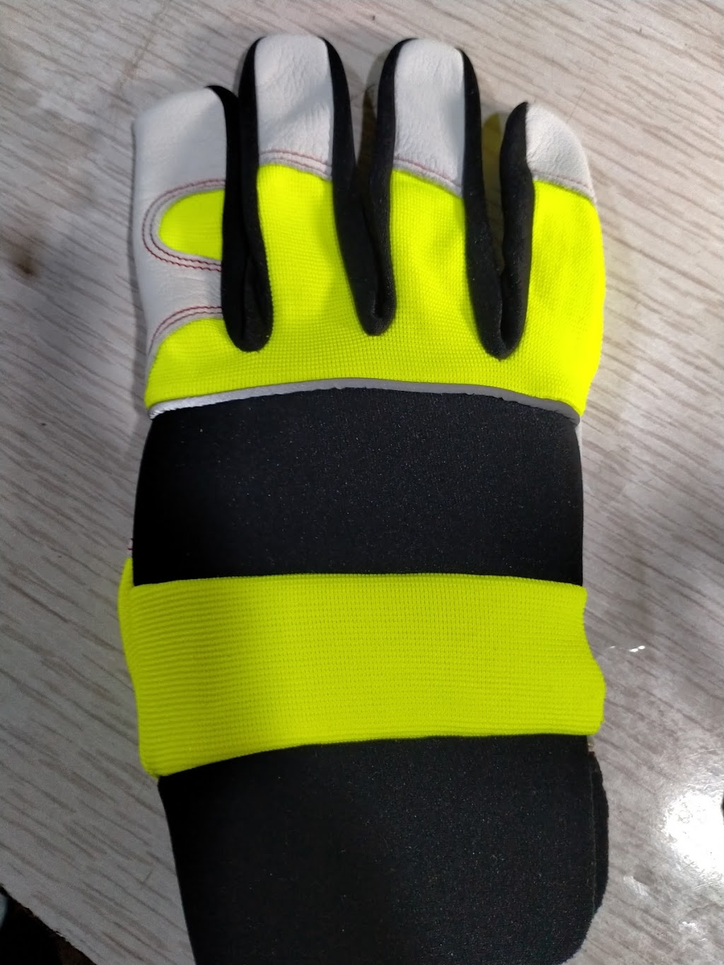 Hugger Glove Company | 220 Louisa Dr #1, Nicholasville, KY 40356, USA | Phone: (859) 881-9521
