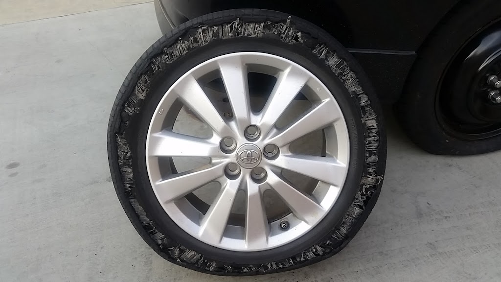 Walmart Auto Care Centers | 1950 Auto Centre Dr, Glendora, CA 91740, USA | Phone: (909) 394-7909