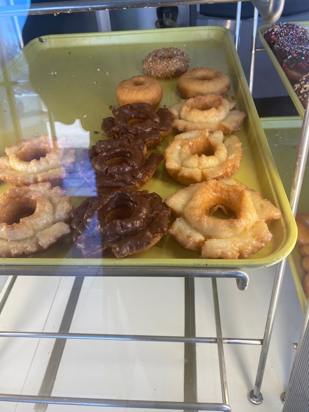 The Donut | 1615 S Gaffey St, San Pedro, CA 90731, USA | Phone: (310) 831-2123