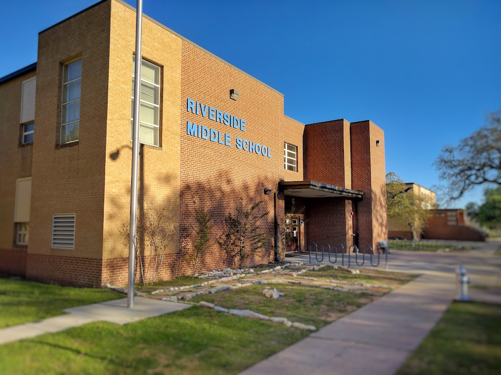Riverside Middle School | 1600 Bolton St #2601, Fort Worth, TX 76111, USA | Phone: (817) 814-9200