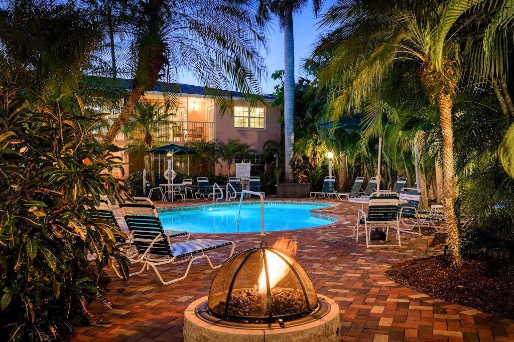 Siesta Key Inn | 1125 Point of Rocks Rd, Siesta Key, FL 34242, USA | Phone: (941) 349-1125