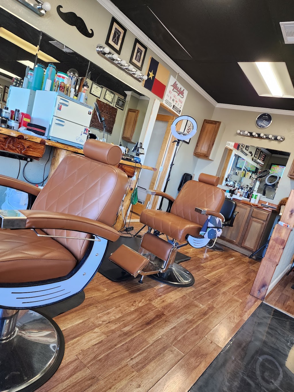 A+ Barbering | 2439 S Collins St, Arlington, TX 76014, USA | Phone: (817) 200-6192