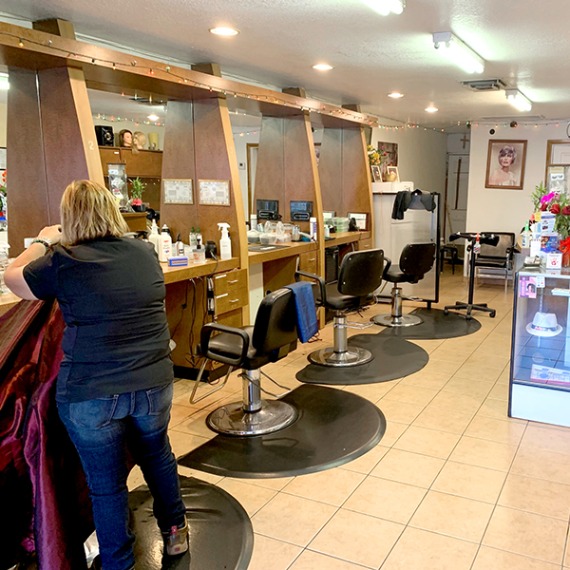 Magic Hair Barber and Beauty | 5552 Mission Blvd, Jurupa Valley, CA 92509, USA | Phone: (951) 530-8995