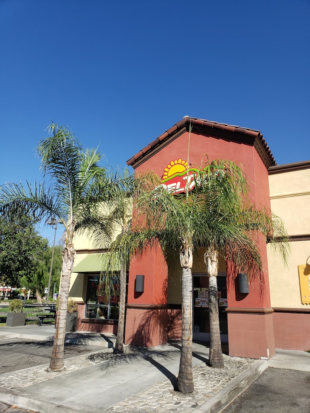 Del Taco | 4340 Mills Cir, Ontario, CA 91761 | Phone: (909) 484-6411