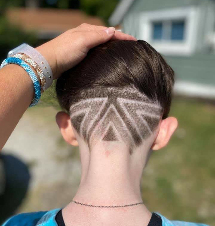 Beez Cutz | 9097 Mentor Ave, Mentor, OH 44060, USA | Phone: (440) 339-8402 Beez Cutz | 9097 Mentor Ave, Mentor, OH 44060, USA | Phone: (440) 339-8402