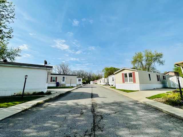 Spring Lake Court Mobile Home Park | 615 Stratford Rd, Delaware, OH 43015, USA | Phone: (319) 541-2502