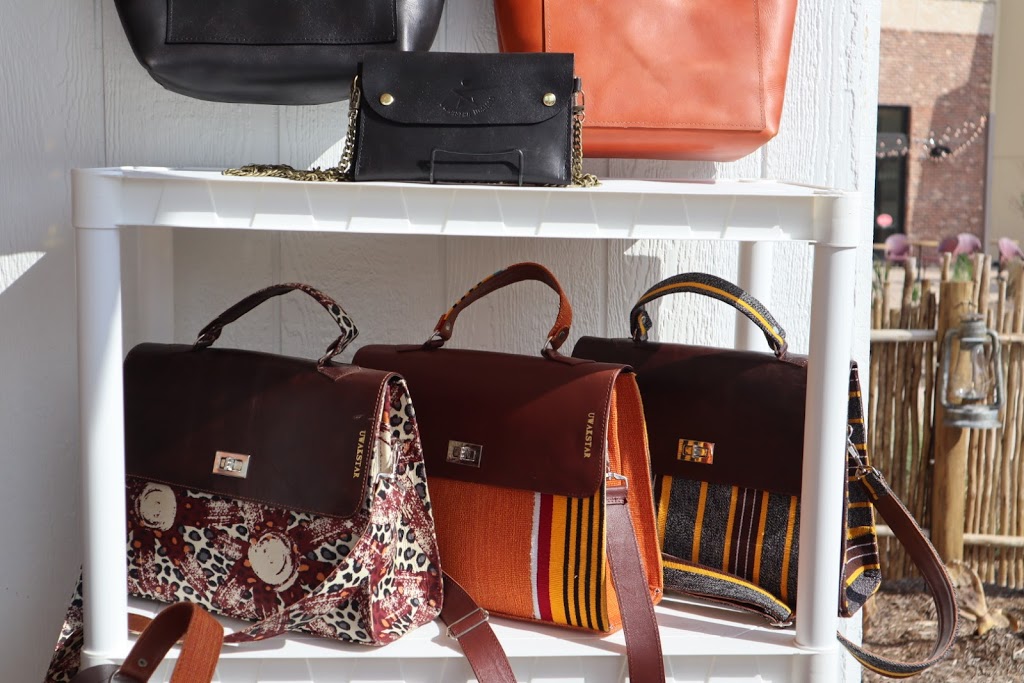 Uwakstar designs | 8309 Daisy Cutter Crossing, Georgetown, TX 78626, USA | Phone: (512) 767-0616