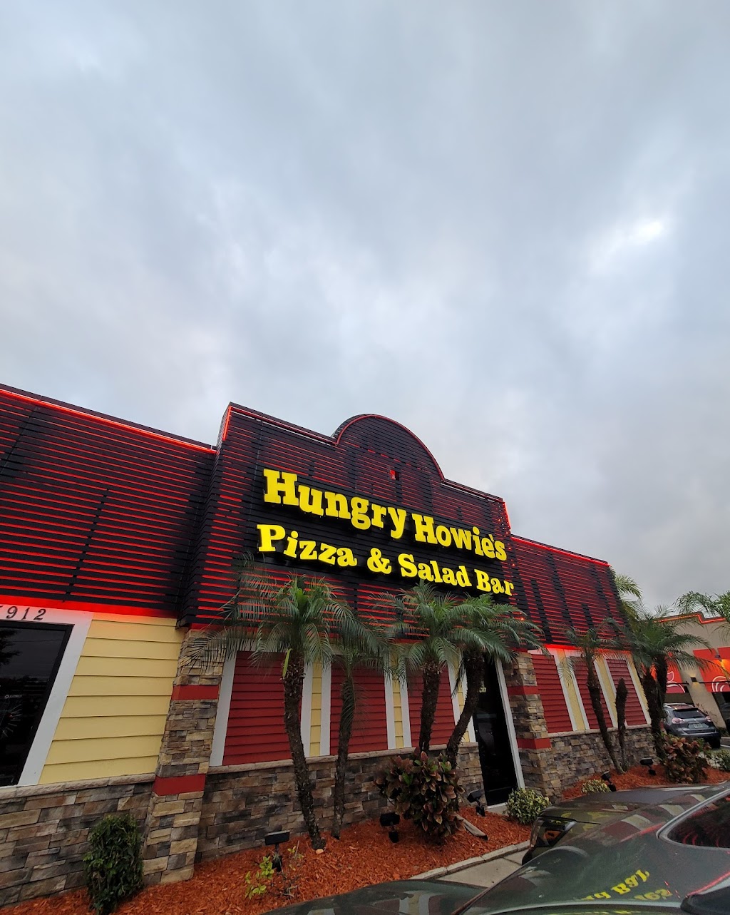 Hungry Howies Pizza & Salad Bar | 5912 18th St E, Ellenton, FL 34222 | Phone: (941) 981-3814