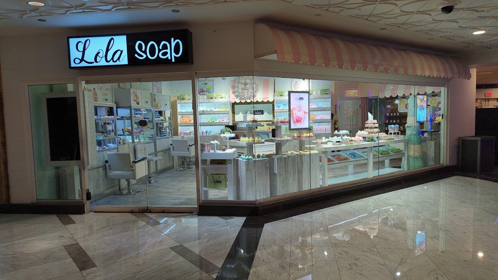 Lola Soap at Harrahs | 3475 S Las Vegas Blvd, Las Vegas, NV 89109, USA | Phone: (702) 823-5467