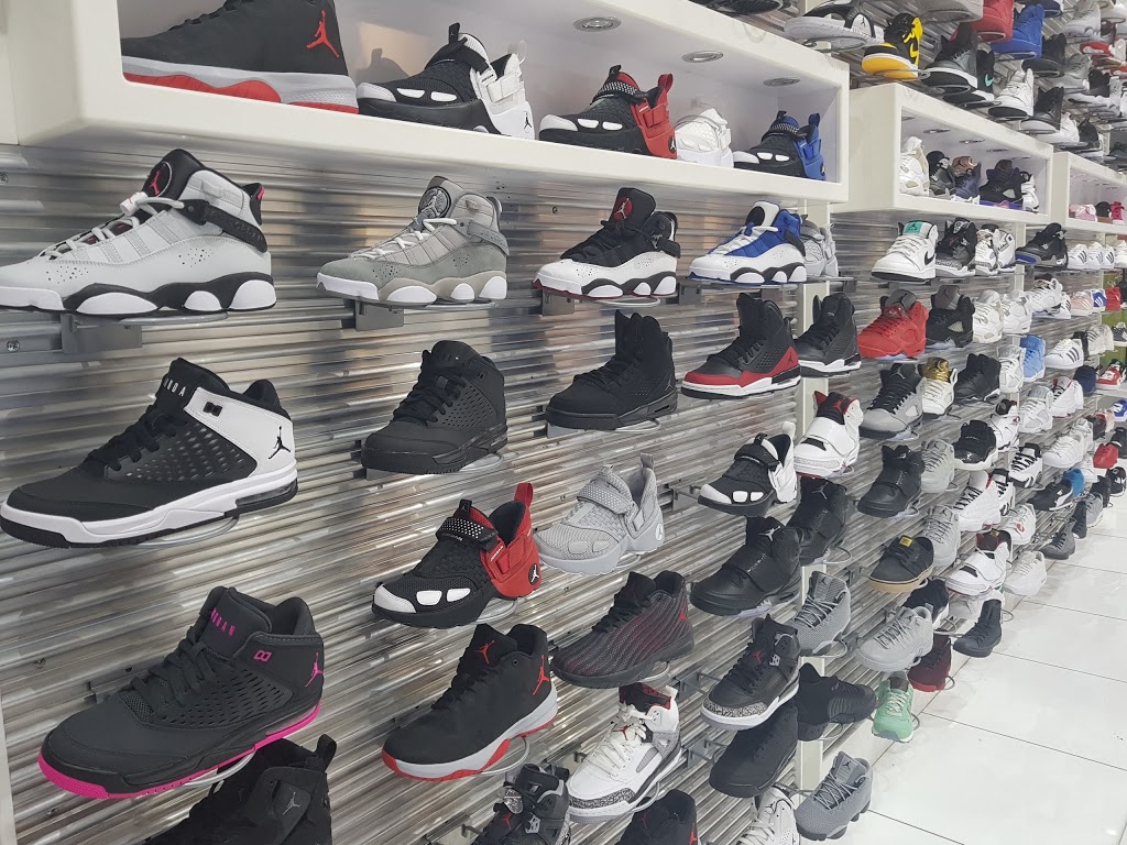 Shoe Palace | 2800 N Main St Space 208, Santa Ana, CA 92705, USA | Phone: (714) 547-6700